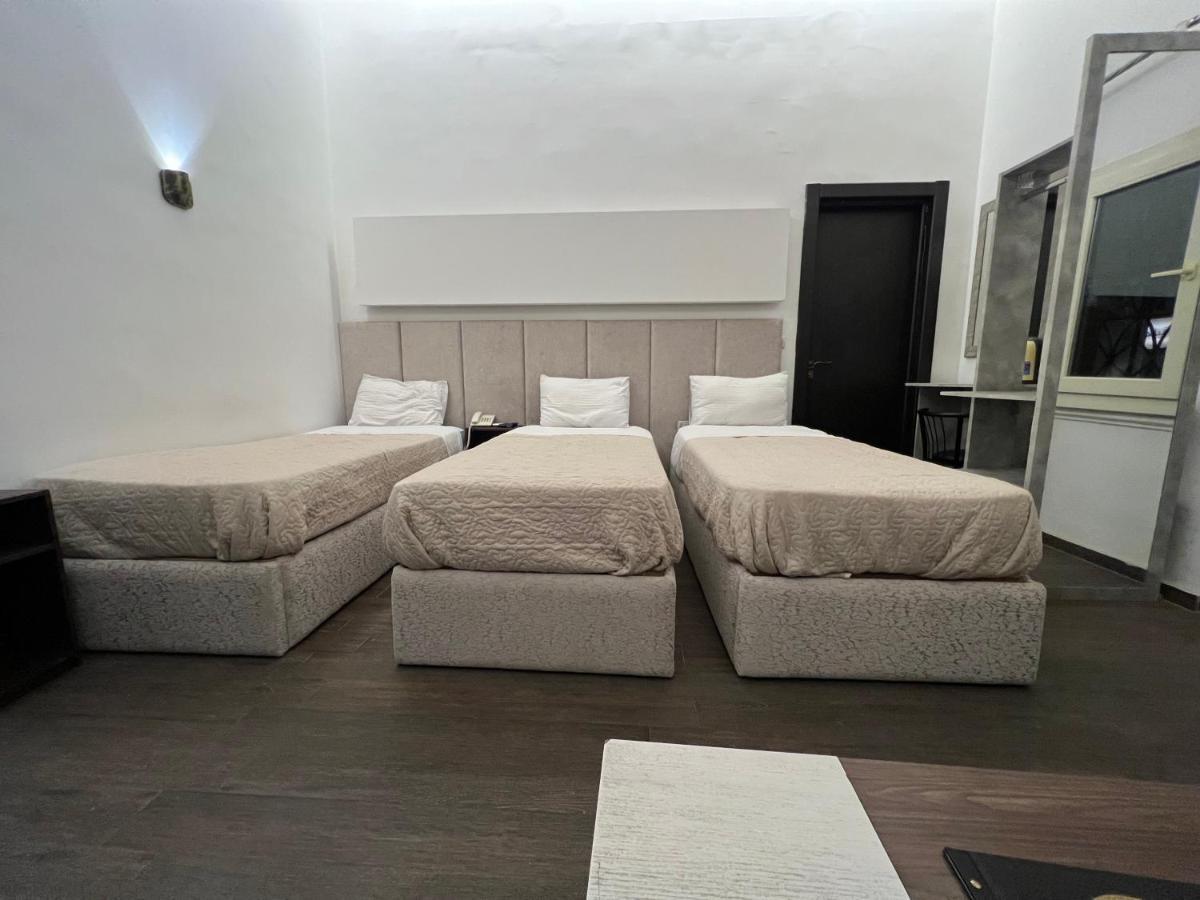 Valencia Hotel Kairo Bagian luar foto